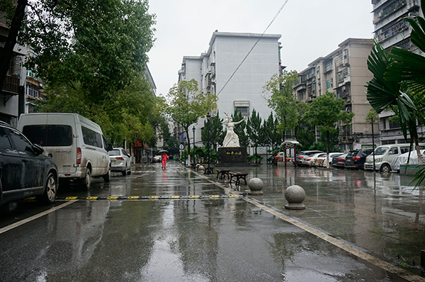 青松路街道和平小區(qū)